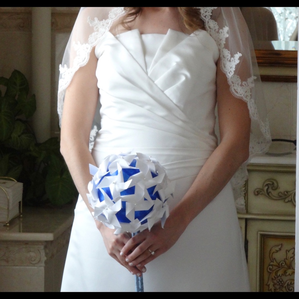 Ivory wedding dress
